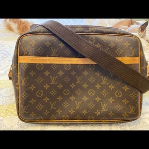 *SOLD*Louis Vuitton Monogram Reporter Shoulder Bag